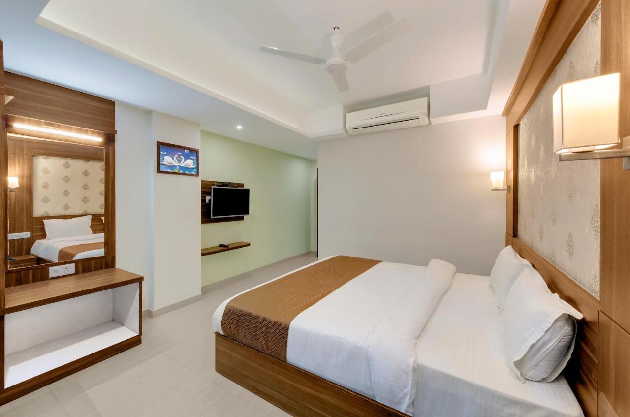 Hotel Shital Inn Ахмедабад Экстерьер фото