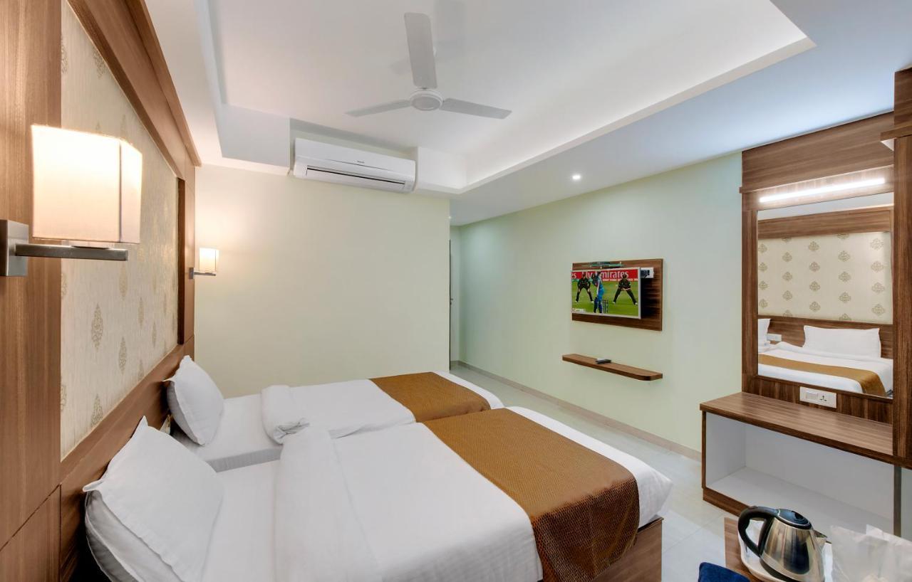 Hotel Shital Inn Ахмедабад Экстерьер фото